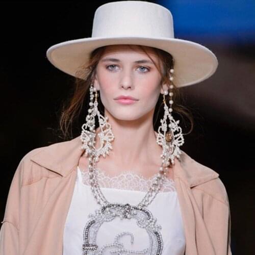 White Wide Brim Simple Church Derby Top Hat Panama Solid Felt Fedoras Hat with chain for Women artificial wool Blend Jazz Cap