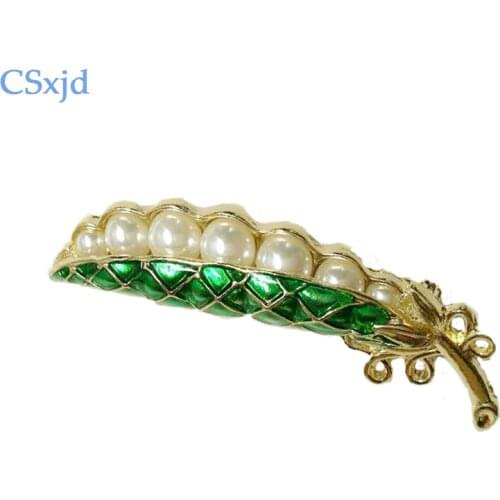 CSxjd Vintage imitation pearl green peas brooches for women coated enamel brooches costume scarves buckle accessories