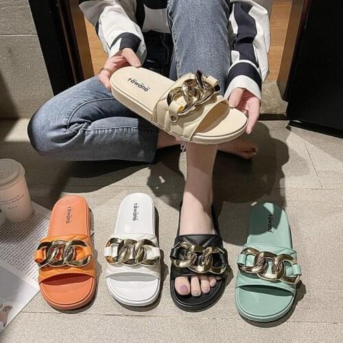 Summer Women Sandals Metal Chain Buckle Slippers Flat Open Toe Flat House Slides Fashion Ladies Platform Beach Flip Flops Hot