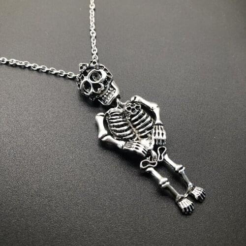 8Seasons Fashion Personality Skull Necklace Punk Gothic Exaggerated Spider Necklace For Women Girls Halloween Jewelry,1 PC