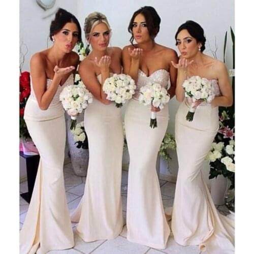 Cheap 2021 Satin Long Bridesmaid Dresses Sequined Sweetheart Neck Floor Length Formal Party Gowns Sleeveless Maid of Honor Dress