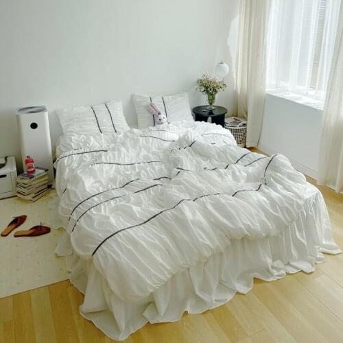 Korean princess style Bedding Set With Pompom Duvet Cover Queen Size Comforter Bedding Sets Double Bed Size Bed Linen