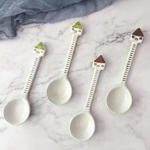 Jingdezhen Creative Ceramic Spoon Hand Painted Lovely House Spoon Dessert Spoon New Ice Cream Spoon Wholesale