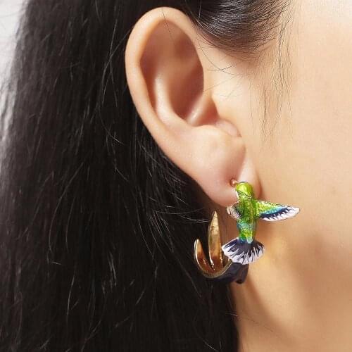 1Pair Flying Hummingbird Painting Dripping Oil Earrings Cute Animal Enamel Stud Earrings Fashion Female Jewelry Party Gifts
