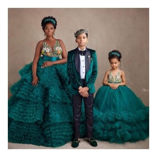 Charming Green Ball Gown Mother And Daughter Maternity Gowns Flower Appliques Mom And Me Ruffles Photo Shoot Gown