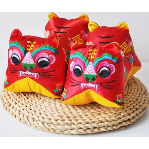 Hand-Embroidered Tiger Pillow Cloth Tiger Doll Needlework Handicraft Baby Birthday Full Moon Gift Chinese Style Toy Home Decor