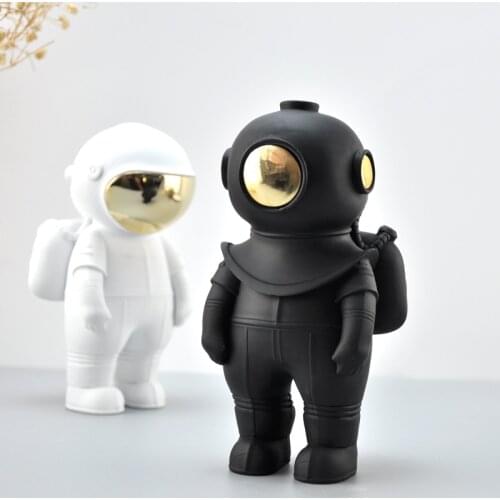 Resin Craftwork Astronaut Model Sculpture Space Man Creative Cosmonaut Statue Fashion Northern Europe Home Decorations