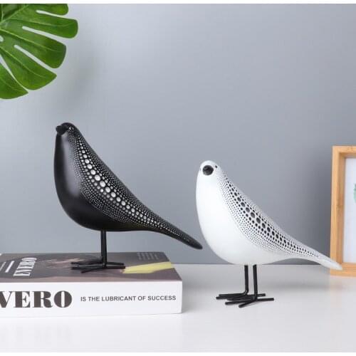 Black and White Dove Ornaments Abstract Art Animal Statue Ornaments Resin Crafts Living Room Home Decoration Accessories