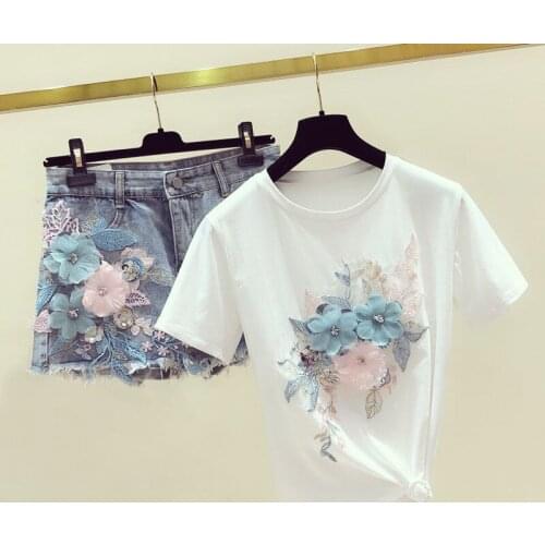 2021 summer new Korean version of the three-dimensional flower round neck T-shirt jacket denim shorts two-piece suit