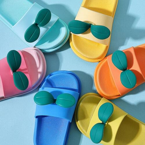 Childrens slippers Small green leaf men and women cute middle school children cartoon soft indoor home slippers baby bath non-s