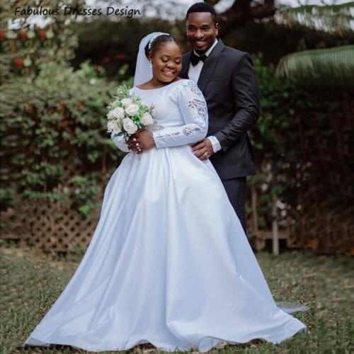 Elegant African Long Sleeve Wedding Dress Applique Lace O Neck 2021 Long A Line White Bridal Dresses Plus Size Vestidos De Novia