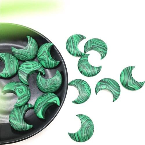Drop Shipping 1PC Green Malachite Moon Crystal Gemstone Crystal Shaped Meditation Healing Polished Decorative Stones and Crystal