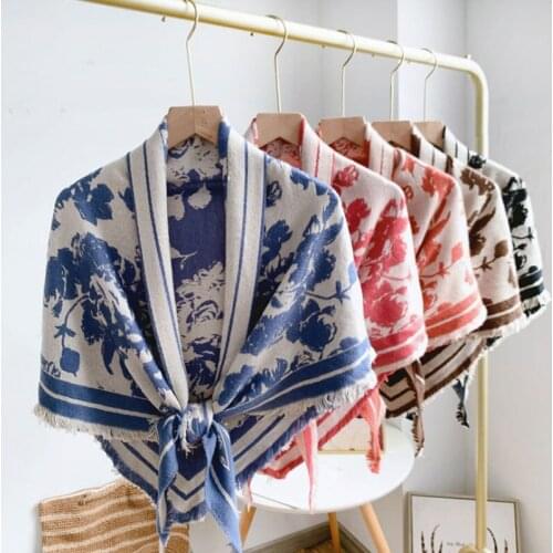 Luxury Brand Triangle Scarf Women Vintage Floral Design Winter Warm Blanket Fashion Ladies Bandana Shawl Scarves
