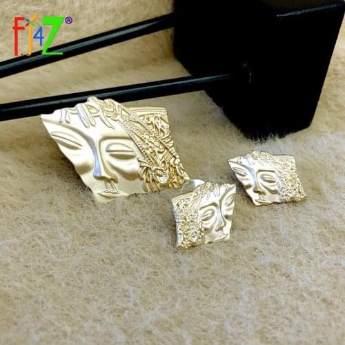 F.J4Z New Trend Brooches & Earrings for Women Vintage Golden Alloy Beauty Face Pins женские аксессуары 2021
