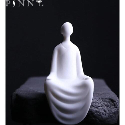 PINNY Chinese White Porcelain Zen No Face Statues Decoration Budas Decoracion Estatua Home Decoration Accessories Ceramic Crafts