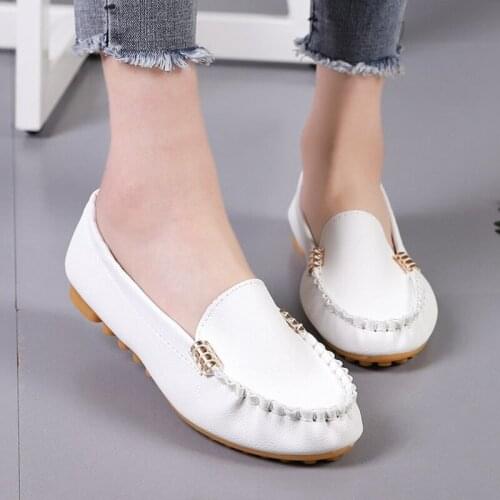 Plus Size 35-43 Women Flats shoes 2021 Spring Fashion Leather Womens Casual Shoes Lady Driving Shoes Woman Soft Slip On Shoes