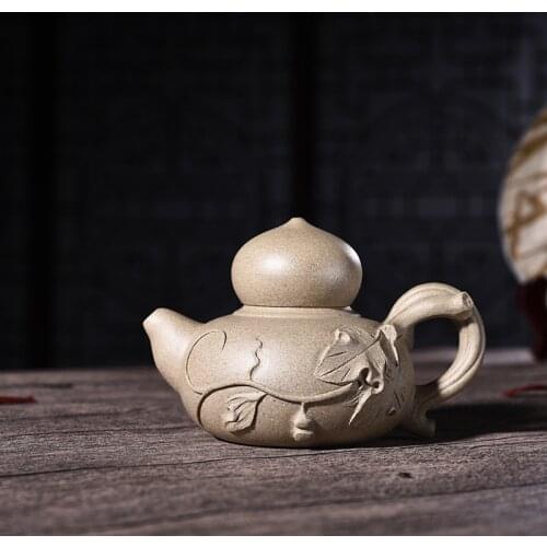 Genuine hand-made raw ore with green lime mud section. The mud gourd pot, Kungfu teapot and teapot have one substitute