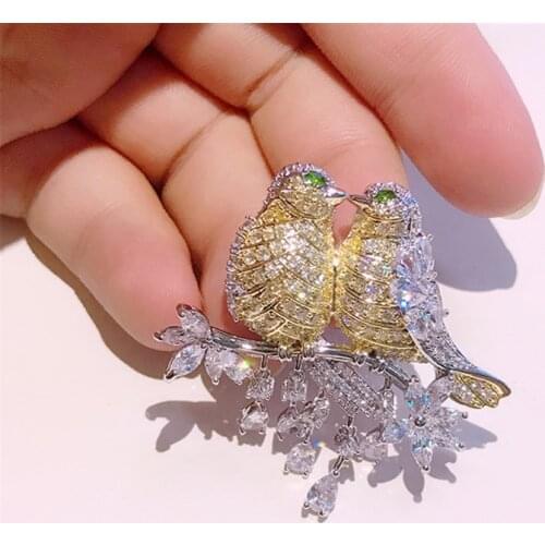 Cute Unique Lovebirds Brooches for Women AAA Cubic Zircon Micro Paved Bird Scarves Buckle Brooch Pin Animal Jewelry Gift Broach