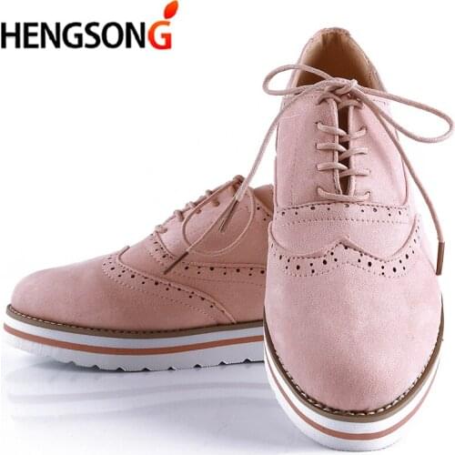 Women Casual Shoes Lightweight Fashion Design Flats for Lady Big Size Lace-Up Women Shoes 35-43 Rubber Brogue Shoes