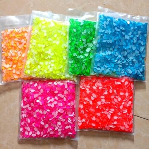 1440pcs/pack Wholesale Fluorescent Nail Art Rhinestones Glowing in the UV Light Dark Flat Colorful Raindrop 3D Nail Decorations