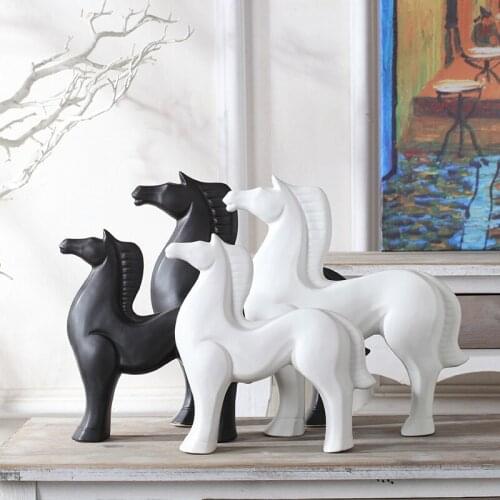 Nordic Home Office Decoration Ceramic Horse Crafts Desk Decoration Animal Figurine Gift Craft Supplies White Porcelain Bonsai