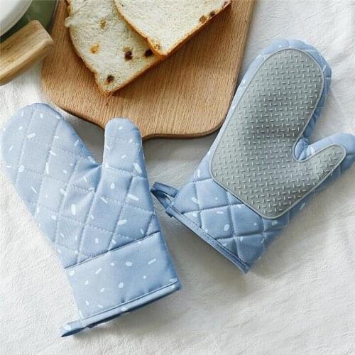 1 Pair Kitchen Gloves Pad Cooking Microwave Gloves Household Baking BBQ Oven Baking Gloves Heat Potholders Oven Mitts
