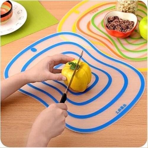 2Pcs Cutting Board Kitchen Stuff Board Grinding Flexible Plastic Fruit Board Household Slip-Proof Thin Transparent Cutting Board