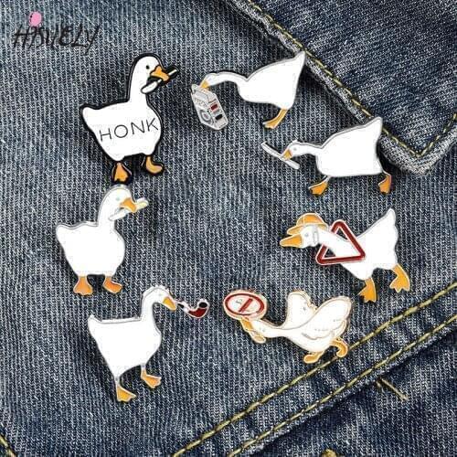 2021 Fashion Enamel Pin Custom Naughty Goose Brooch Bag Lapel Pin Cartoon Funny Animal Badge Jewelry Gift for Kids Friends JA62