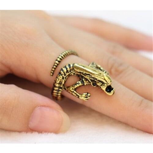 Punk style special-shaped ring, the movie monster the long tail ring, Antique Gold-color rings for men