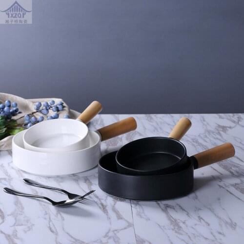 Western Food Dumb Household Baked Wood Handle Baking Plate Cheese Baked Rice Pasta Plate Creative Feature Ceramic Export