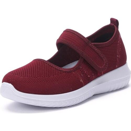 2021 Summer Women Casual Shoes Soft Portable Sneakers Walking Shoes Flat Soles for Women Breathable Slip on Red Black Shoes