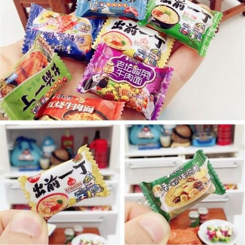 Miniature Dollhouse 1:12 Instant Noodles Cute Mini Noodles for Blyth Barbis dolls House Accessories toys for children 1 bag