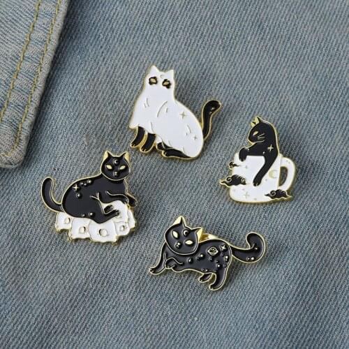 Black Cat Lapel Pins Cartoons Anime Enamel Badges Womens Fashion Brooches On Backpack Cute Hijab Pins Metal Decorative Badges
