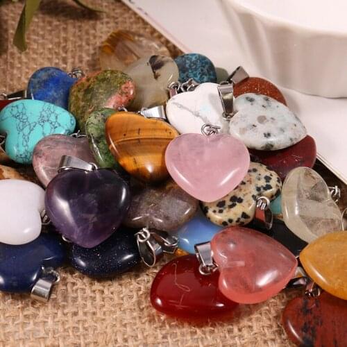 Factory Wholesale New Fashion Heart Shape Crystal Agate Natural Stone Pendant Necklace With Rope