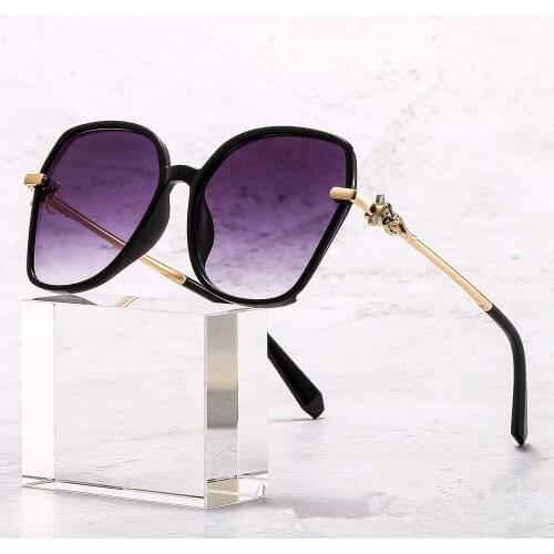 2021 Fashion Sunglasses Women Vintage Metal Mirror Classic Vintage Sun Glasses Female Oculos De Sol Feminino UV400