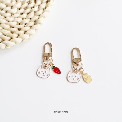 Kawaii Cat Key chain Strawberry Milk Car Keychain for Women Accessories Airpods Couple Pendant Charm Llaveros Originalese
