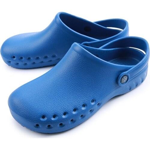 New Medical Shoes Breathable Doctor Nurse Slippers Non-slip Nurse Clogs Hospital Operating Room Shoes Surgical Work Sandals