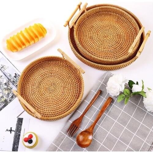 Bread Food Plate Cake Platter Snacks Dinner Serving Tray Handwoven Rattan Fruit Storage Tray Wooden Handle Round Wicker Basket