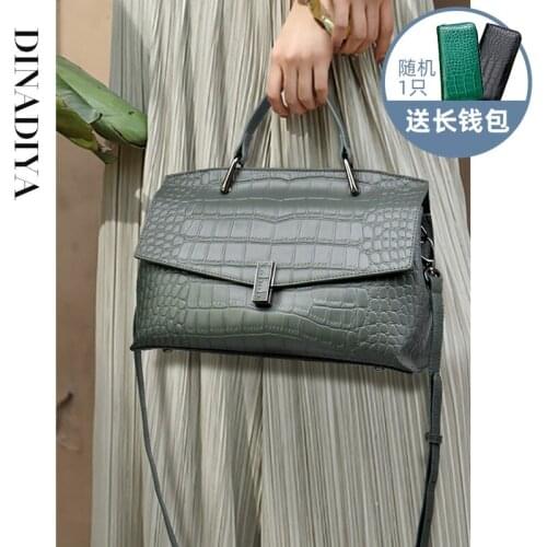 Leather womens Messenger Bag 2021 new fashion summer popular one Shoulder Light luxury atmosphere cow leather womens handbag