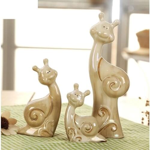 Lovely Ceramics Escargots Miniatures Decorative Porcelain Snail Family Figurine Adornment Trinket Craftworks Present Accessories
