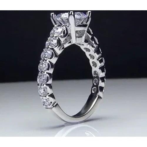 Huitan Elegant Women Wedding Finger Rings with Round Crystal CZ Stone Simple Design Bridal Marriage Rings Fashion Luxury Jewelry