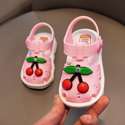 Childrens sandals new summer Baotou boys and girls baby 0-4 years old non slip soft soled walking shoes at home and abroad