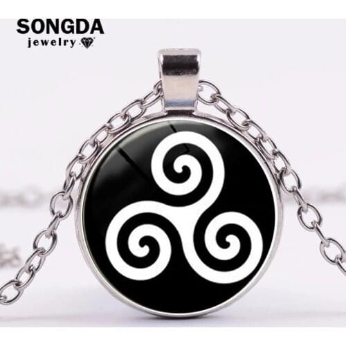 SONGDA Brand Teen Wolf Symbol Necklace Four-color Triskele Triskelion Allison Glass Cabochon Pendant Jewelry for Men Women Gifts