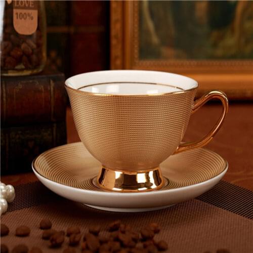 Gold Luxury Ceramic Cup and Saucer Royal Porcelain Simple Tea Sets Modern Design Coffee Cups Tazas Para Cafe Kitchen Drinkware