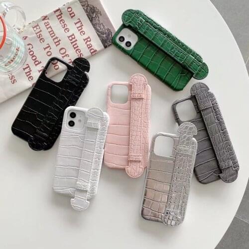 Luxury crocodile pattern leather with wrist strap design for iPhone 12 12Pro 12promax mobile phone back cover phone case