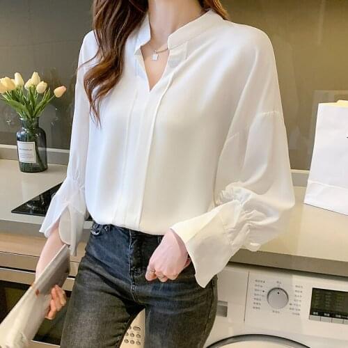 Vetement Femme 2021 Blouses for Women Casual Summer V Collar Korean Fashion Shirt Female Lantern Sleeve Chiffon Tops White 0906
