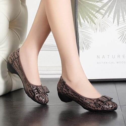 Fashion Womens Shoes Spring New Comfortable Round Leather Shoes Bow Vulcanized Shoes Mother Casual Shoes Women Zapatos De Mujer