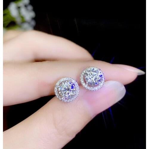 Classic Fashion Luxury 1 Carat Round Zircon 925 Silver Earring for Women Shiny Round Ear Stud Earrings Wedding Party Jewelry