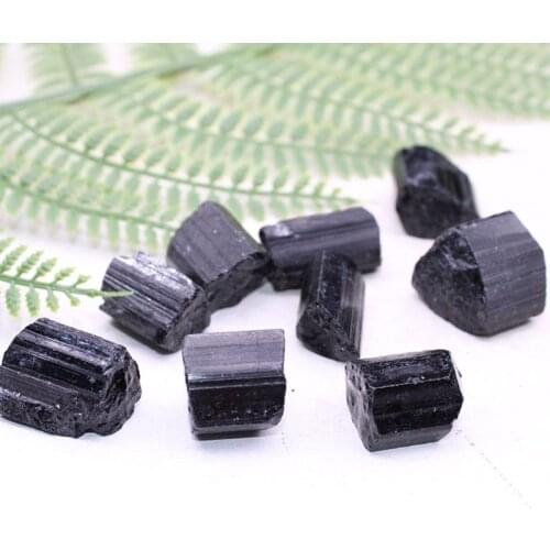 2021 New Healing Raw Natural Crystal Black Tourmaline Stone Pendant Necklace 2020 trend