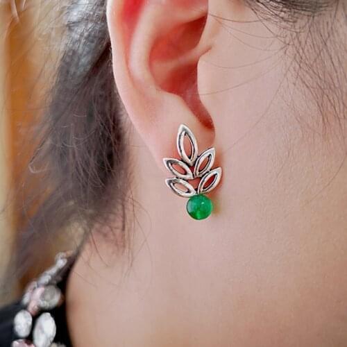 Small Leaf Design Green Stone Beads Stud Earrings Vintage Silver Color Hollow Leaf Metal Pendant Ear Stud Bohemia Jewelry Gifts